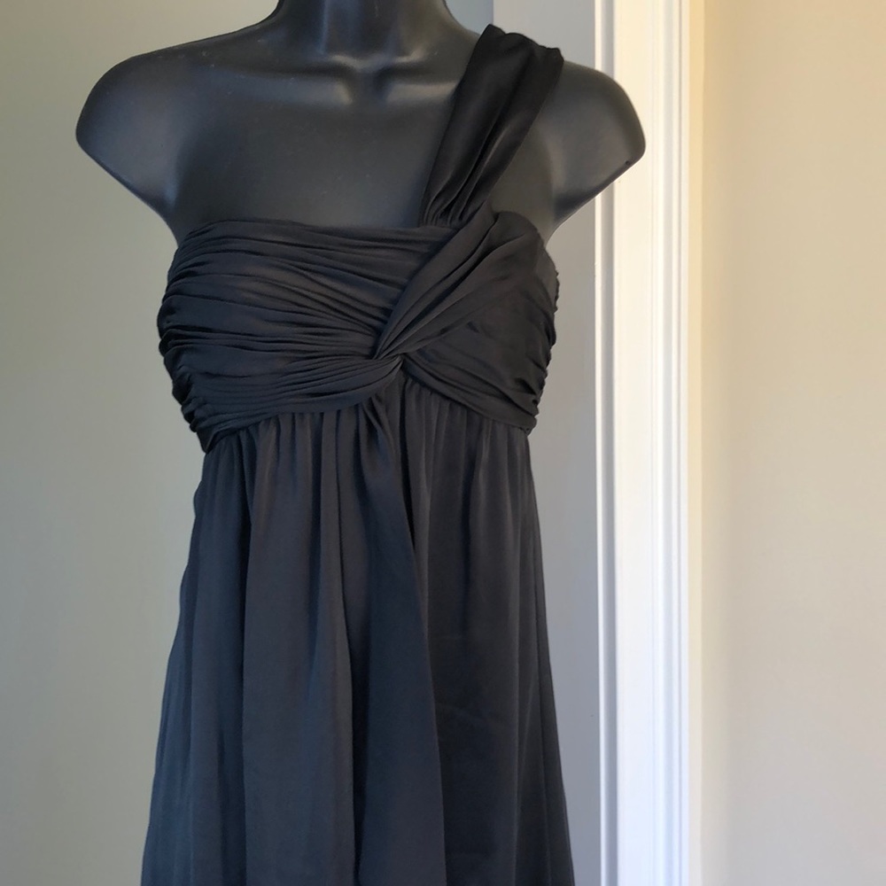 VINEYARD Collection sz 0 black one shoulder gown
